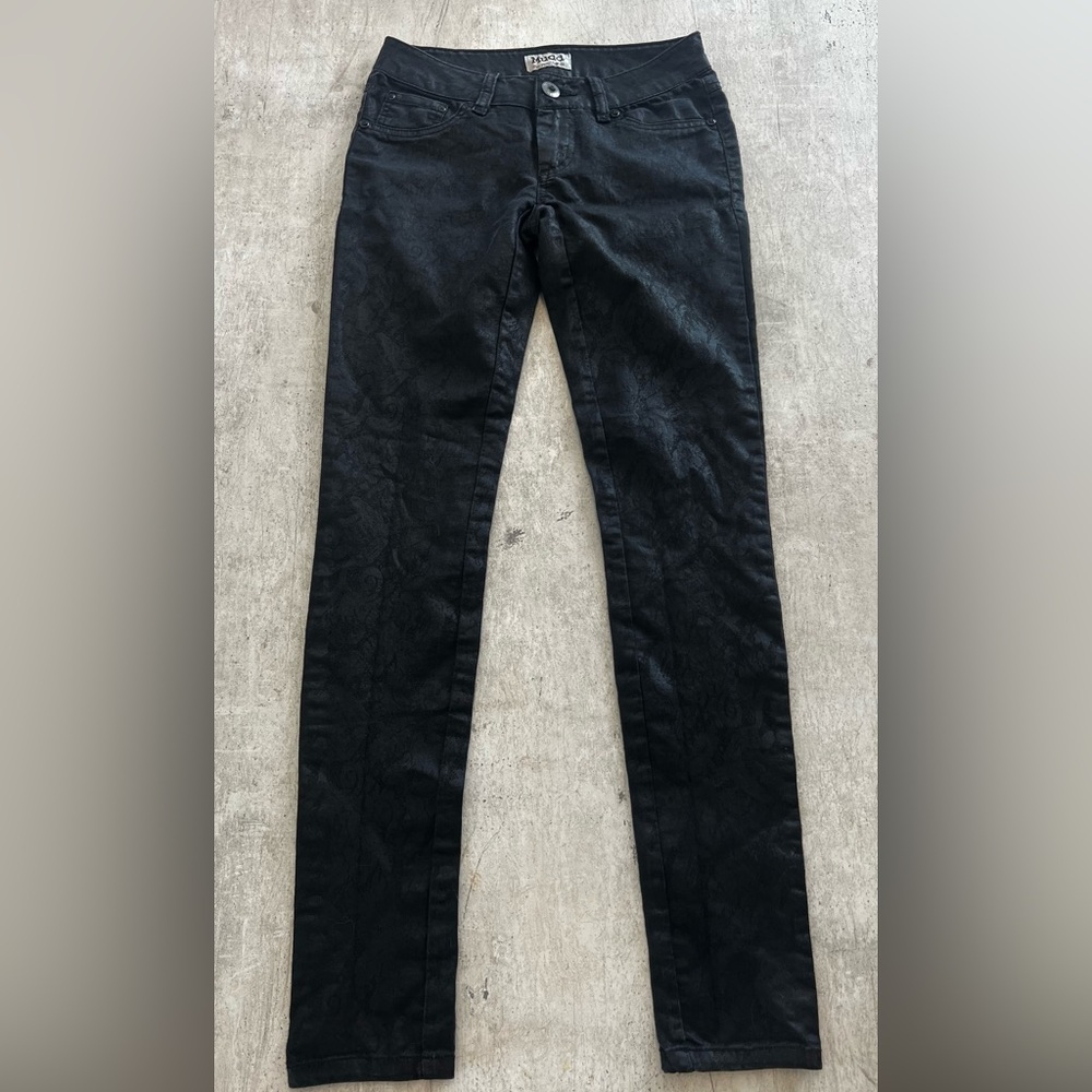 Mudd Black Floral Textured Jeans